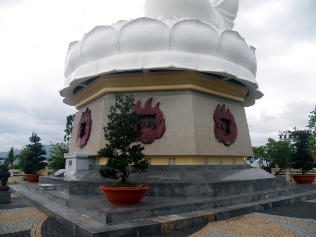Pedestal Buda Blanco